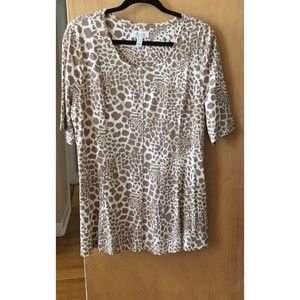 D&Co tan leopard print pullover top Sz L